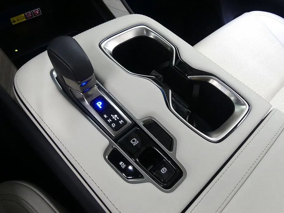 Lexus LM 2025 из KR, фото 2