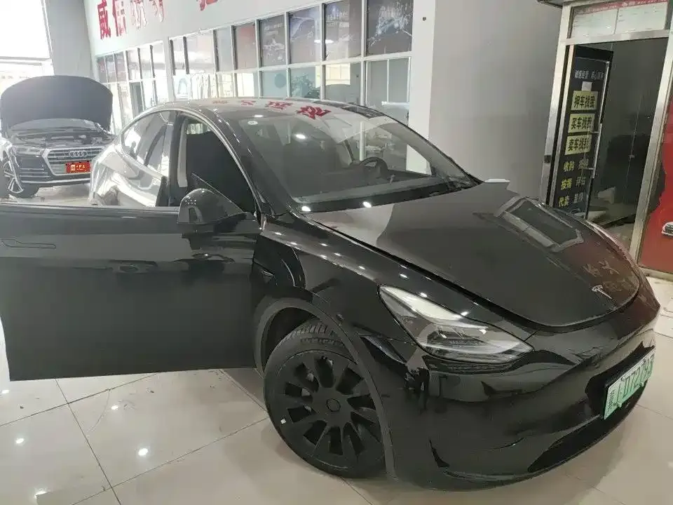 Tesla Model Y — фото 4
