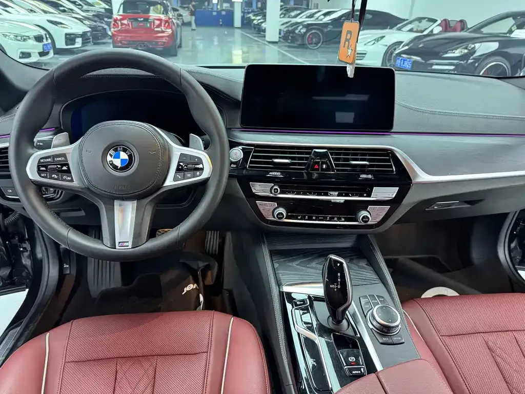 BMW 5 Series — фото 10