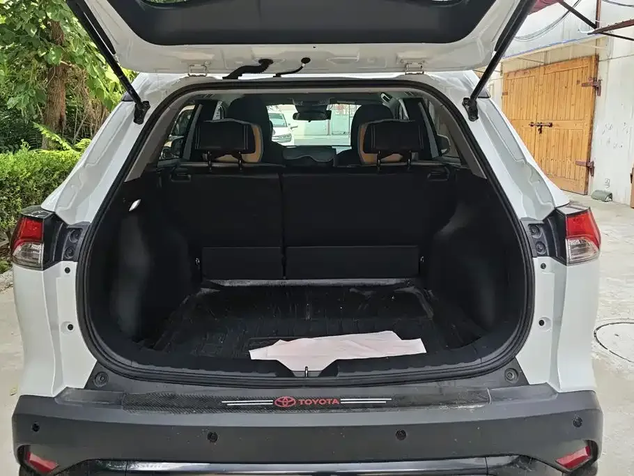 Toyota Frontlander 2024 из CN, фото 3