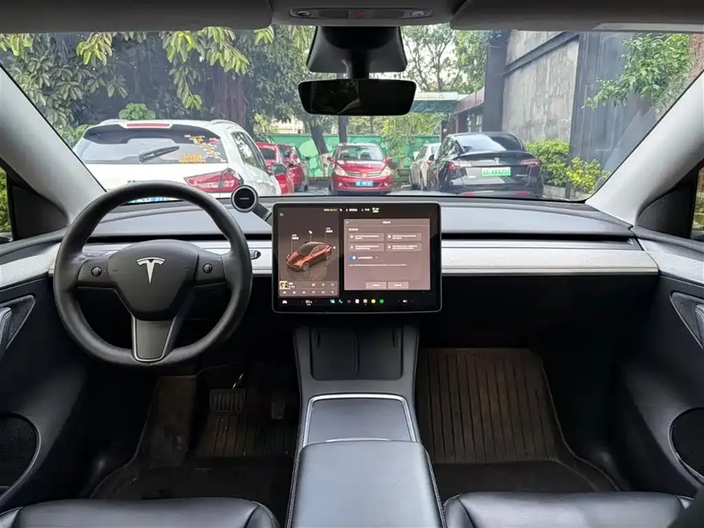 Tesla Model Y — фото 3