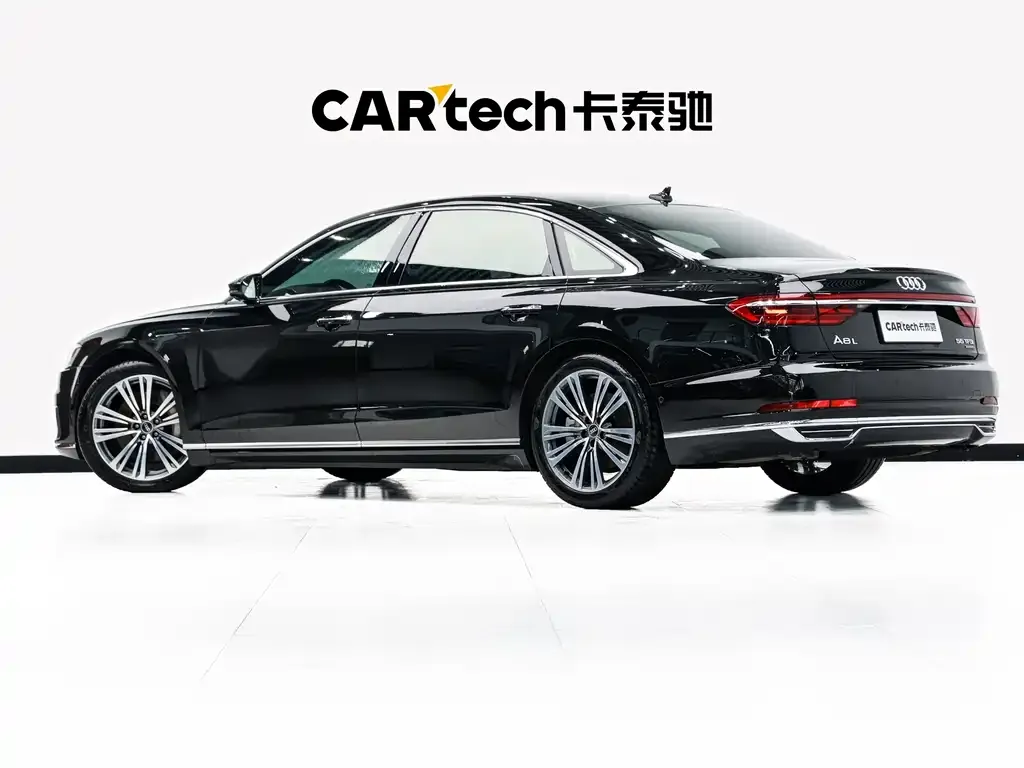 Audi A8 — фото 2