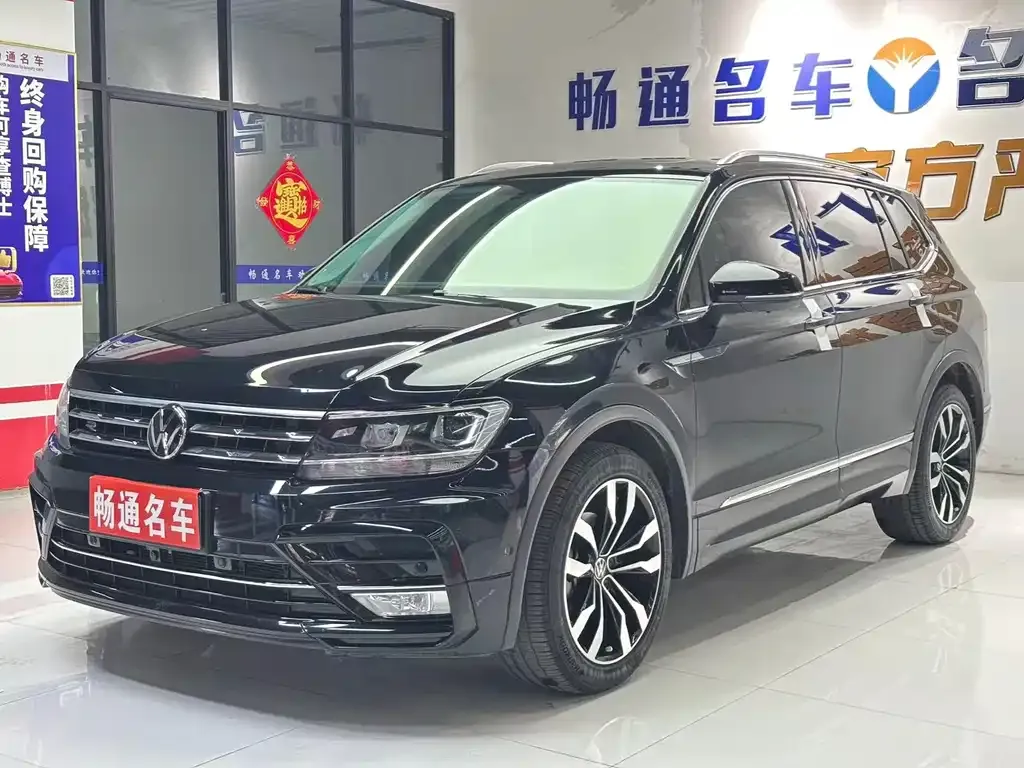 Volkswagen Tiguan L — фото 8