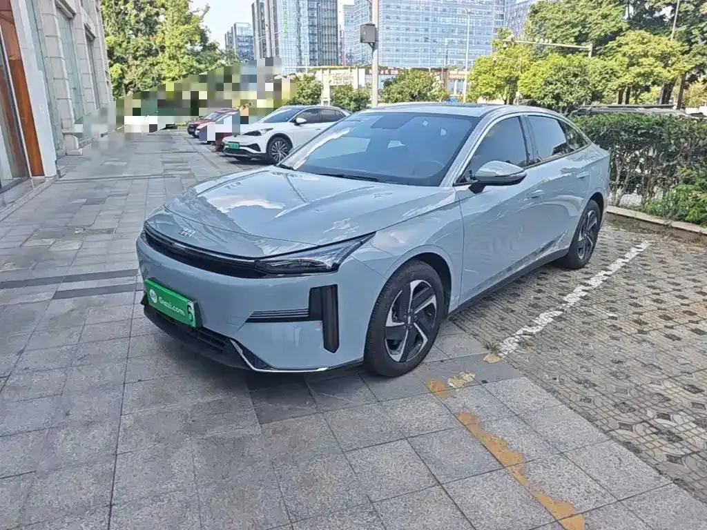 Geely Galaxy L6 — фото 1