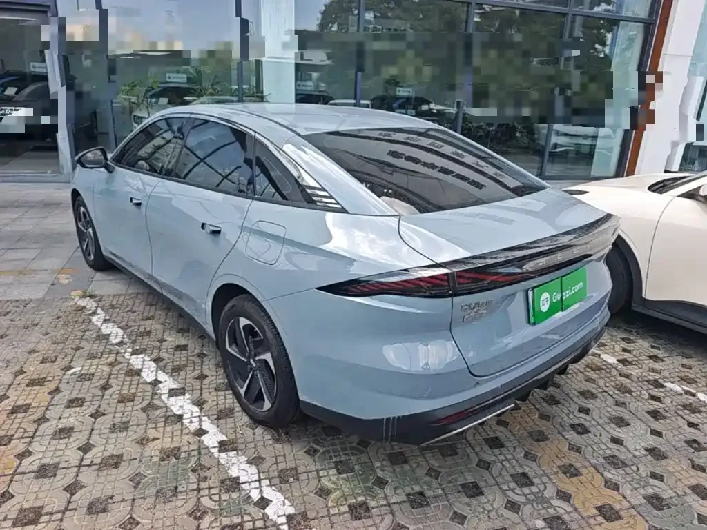Geely Galaxy L6 — фото 3