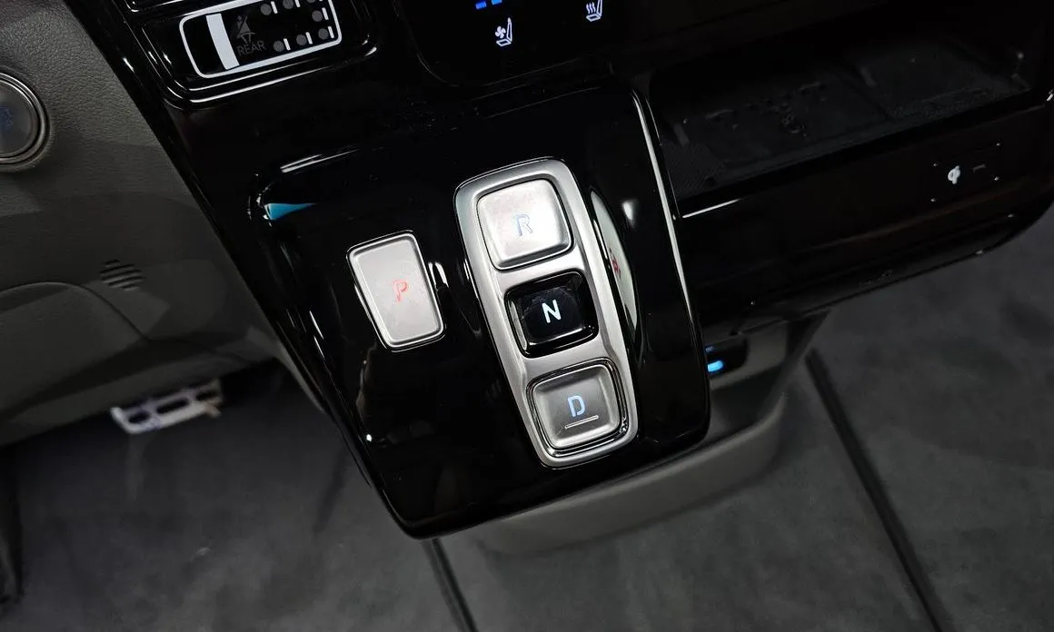 Hyundai Staria — фото 3