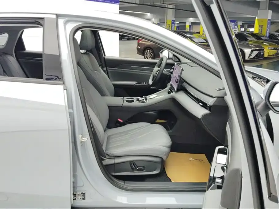 Geely Galaxy L6 2025 из CN, фото 9