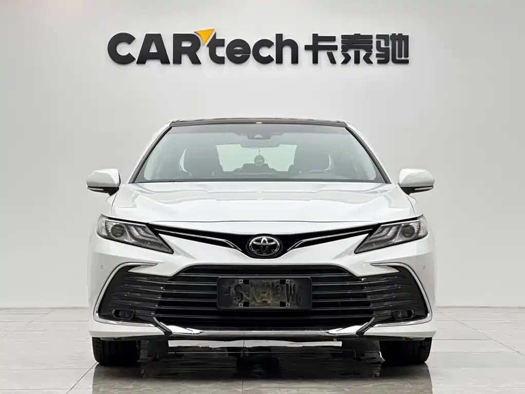 Toyota Camry — фото 7