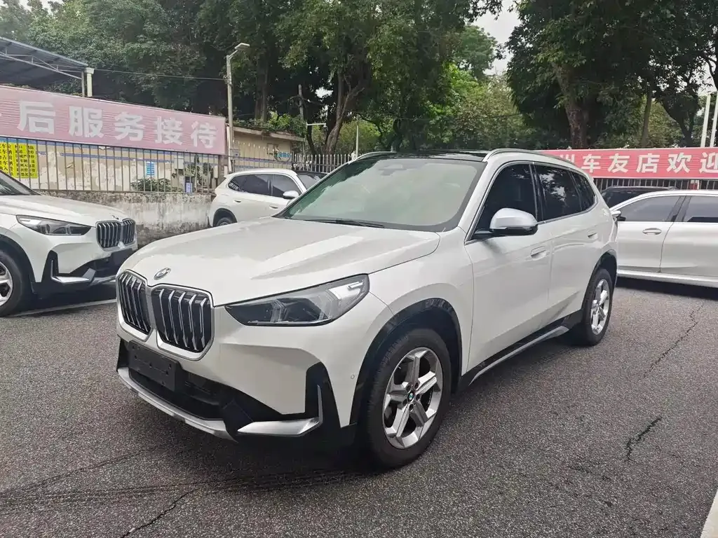 BMW X1 — фото 1