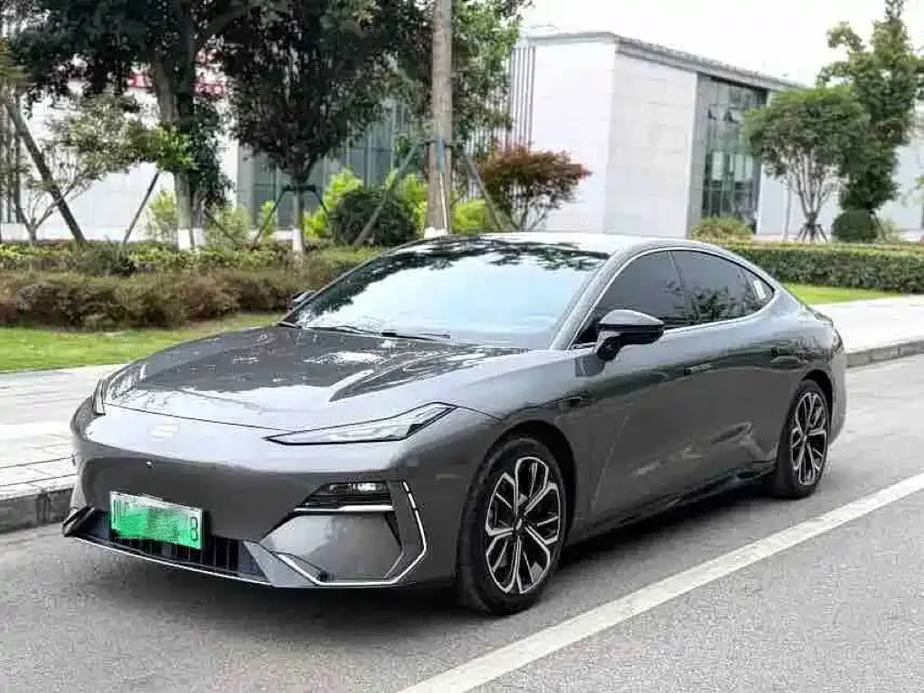 Geely Galaxy E8 — фото 1