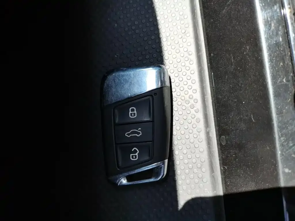 Volkswagen 帕萨特插电混动 — фото 3