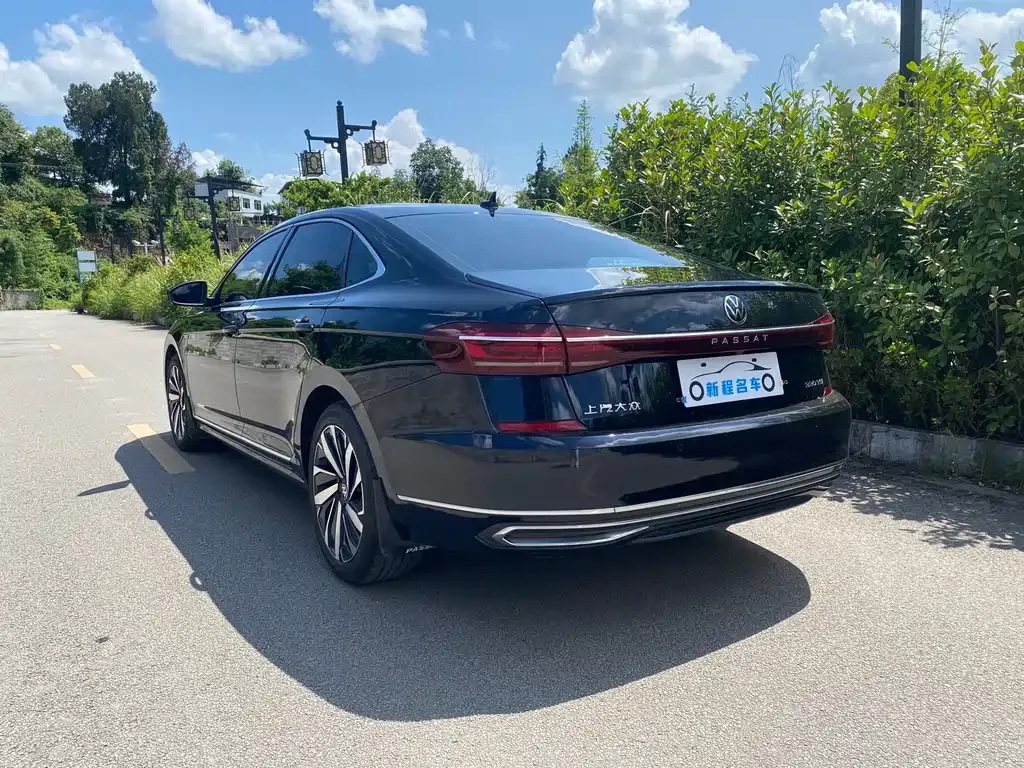 Volkswagen Passat — фото 9