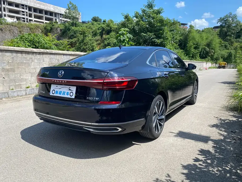 Volkswagen Passat — фото 8