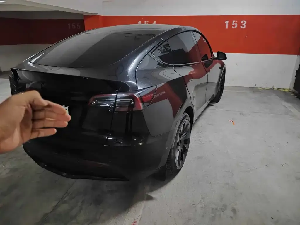 Tesla Model Y — фото 5