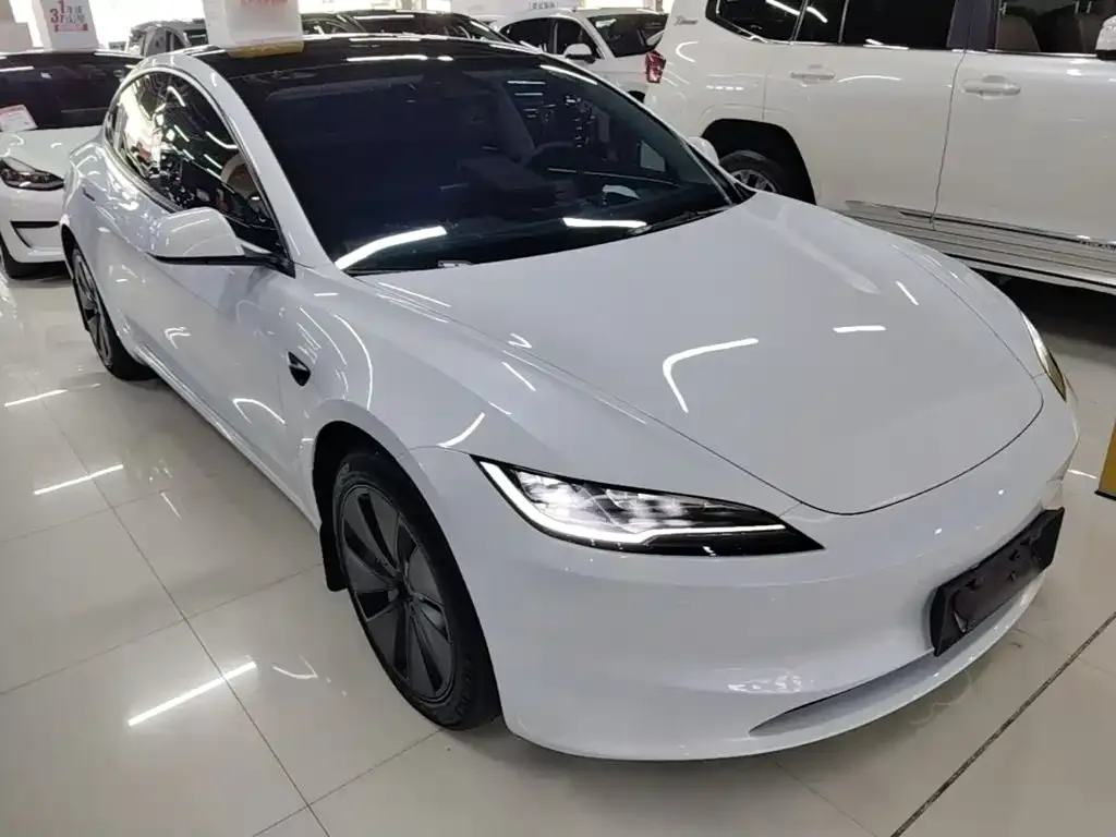 Tesla Model 3 — фото 7