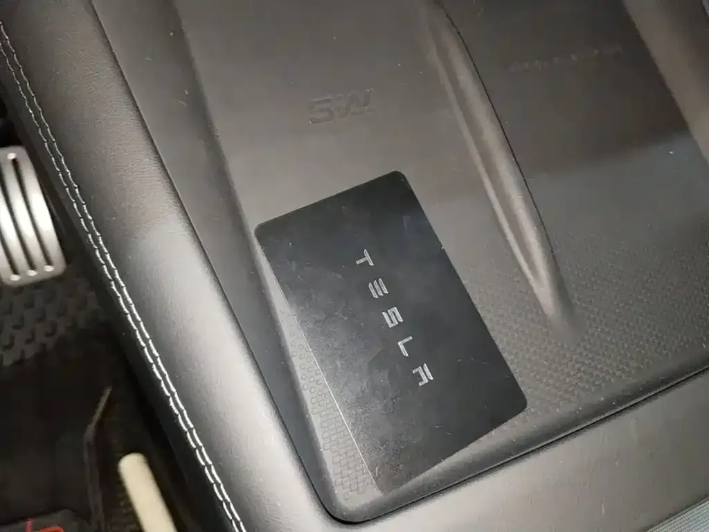 Tesla Model 3 — фото 2