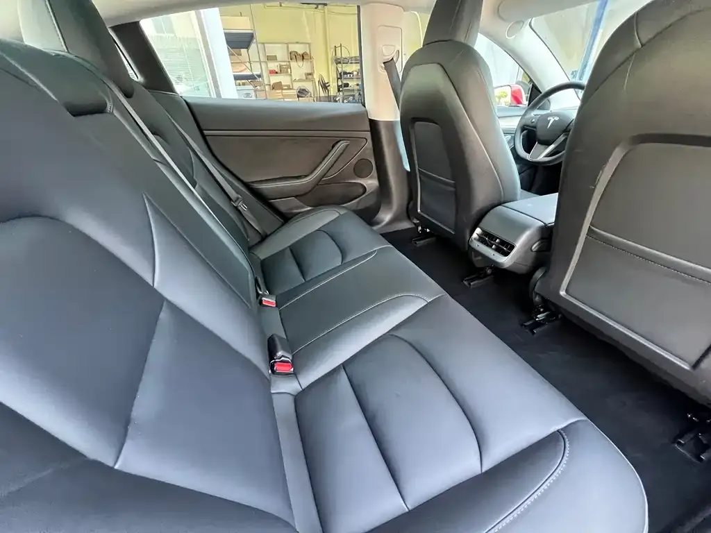 Tesla Model 3 — фото 3