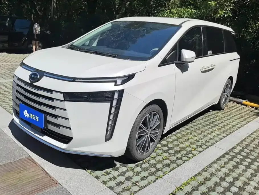 GAC Motor Trumpchi E8 — фото 1