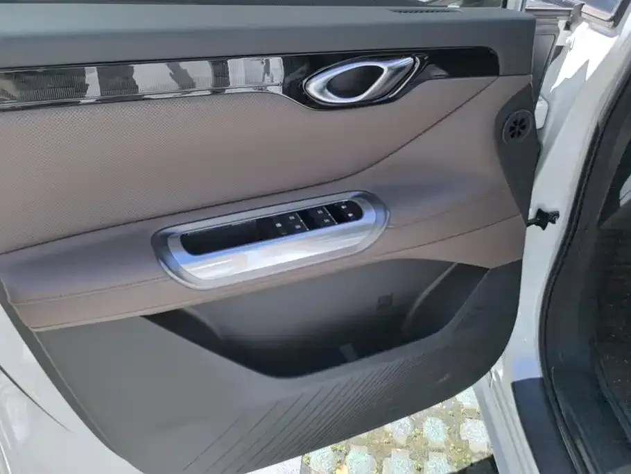 GAC Motor Trumpchi E8 — фото 4