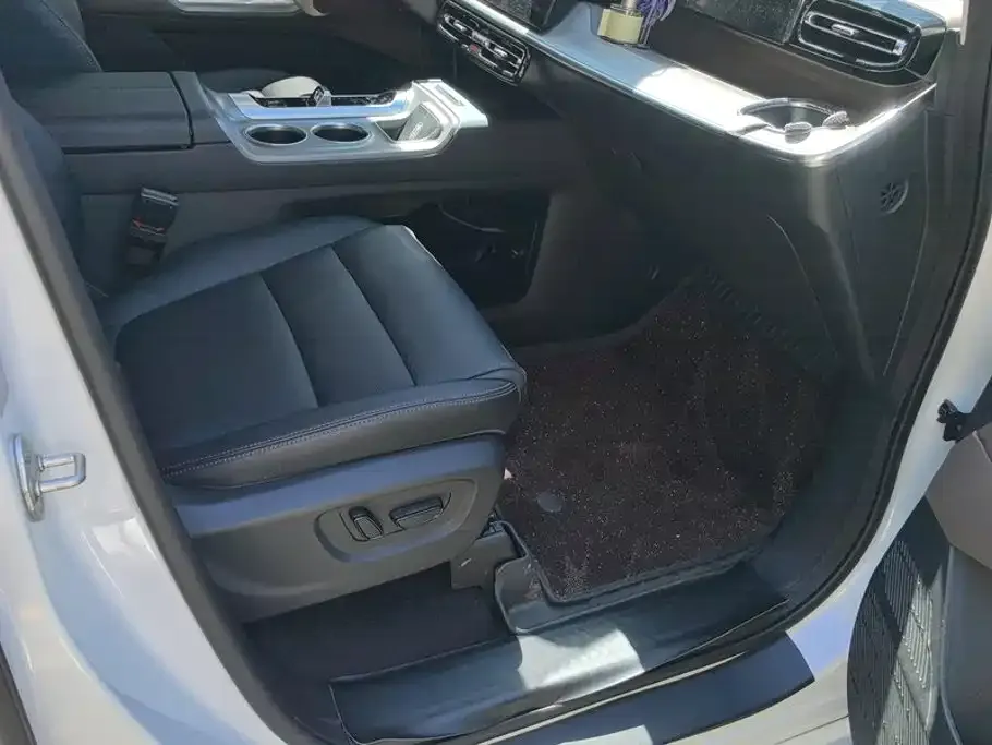 GAC Motor Trumpchi E8 — фото 2