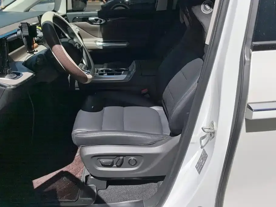 GAC Motor Trumpchi E8 — фото 3