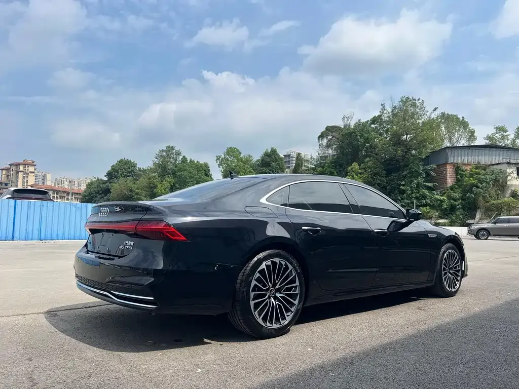 Audi A7L — фото 7