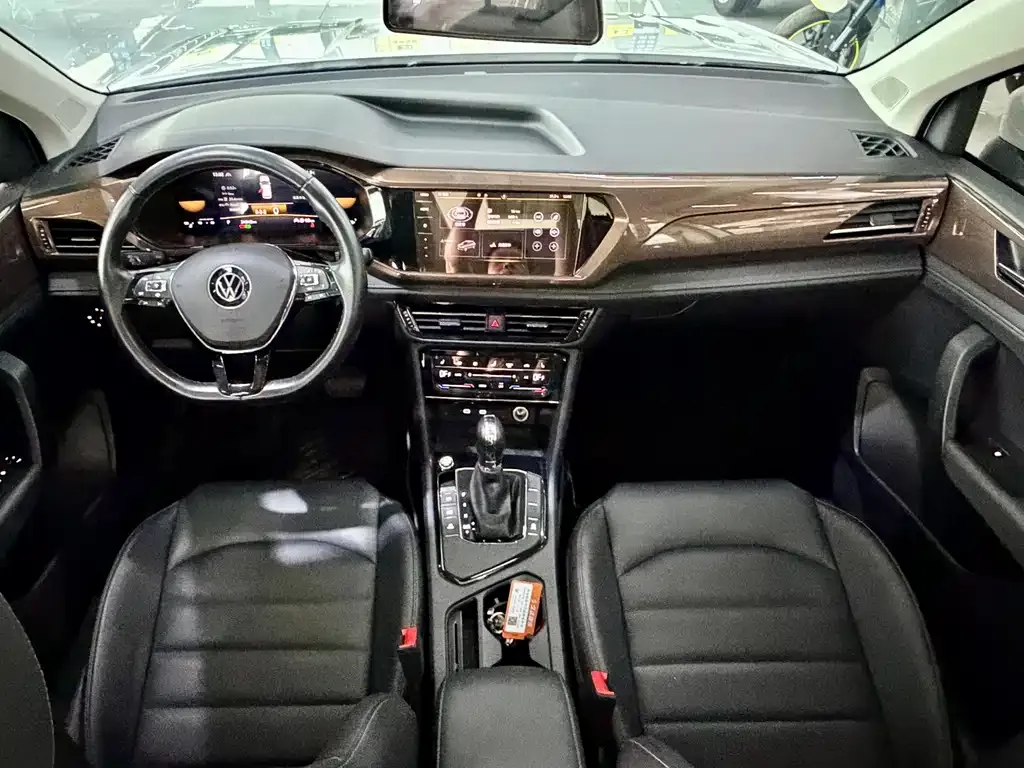 Volkswagen Tharu — фото 10