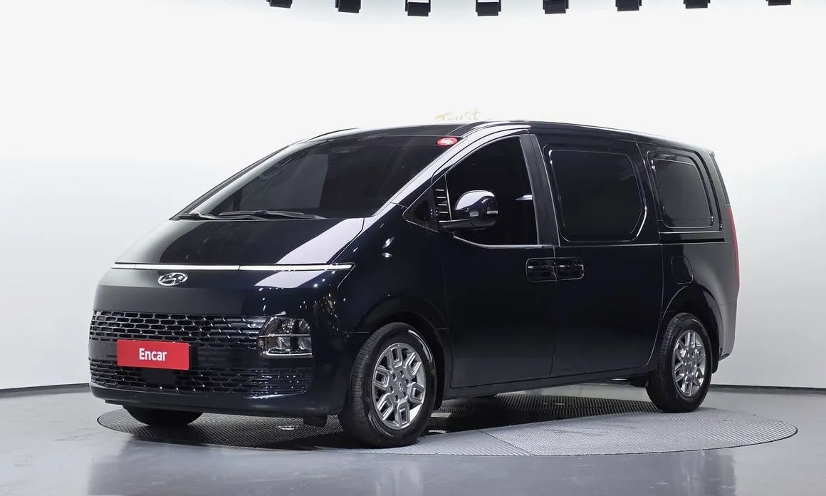 Hyundai Staria Cargo 3-Seater 1