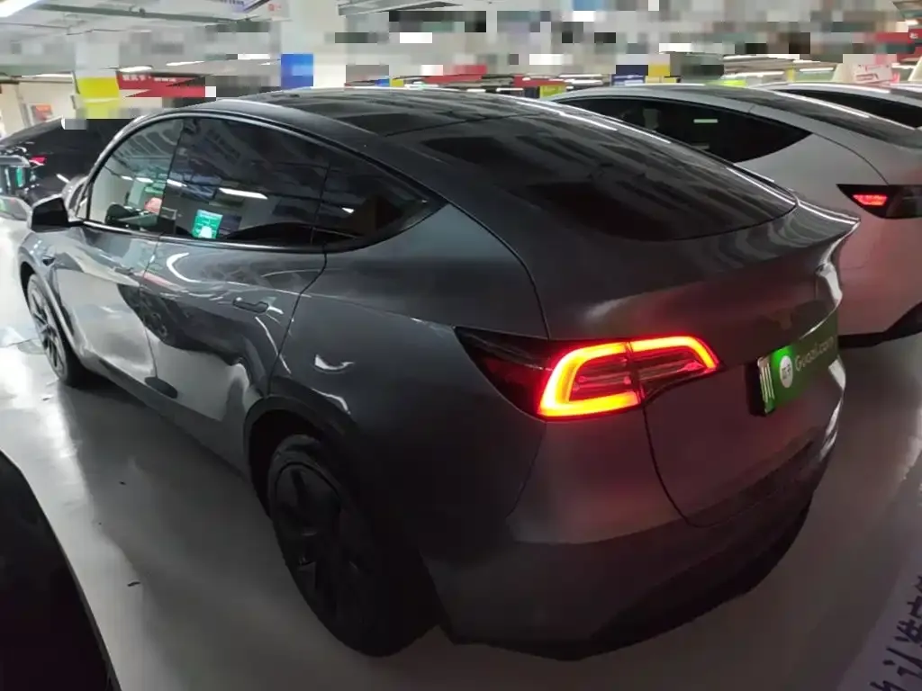 Tesla Model Y — фото 6