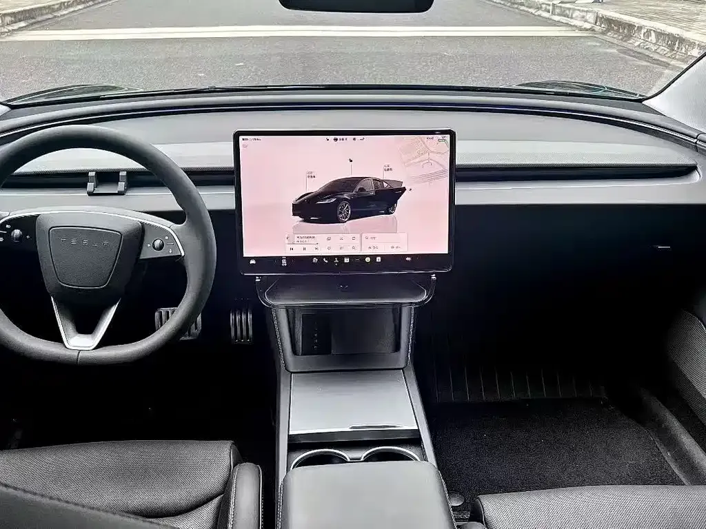Tesla Model 3 — фото 4