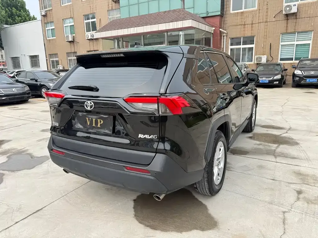 Toyota RAV4 2024 из CN, фото 7