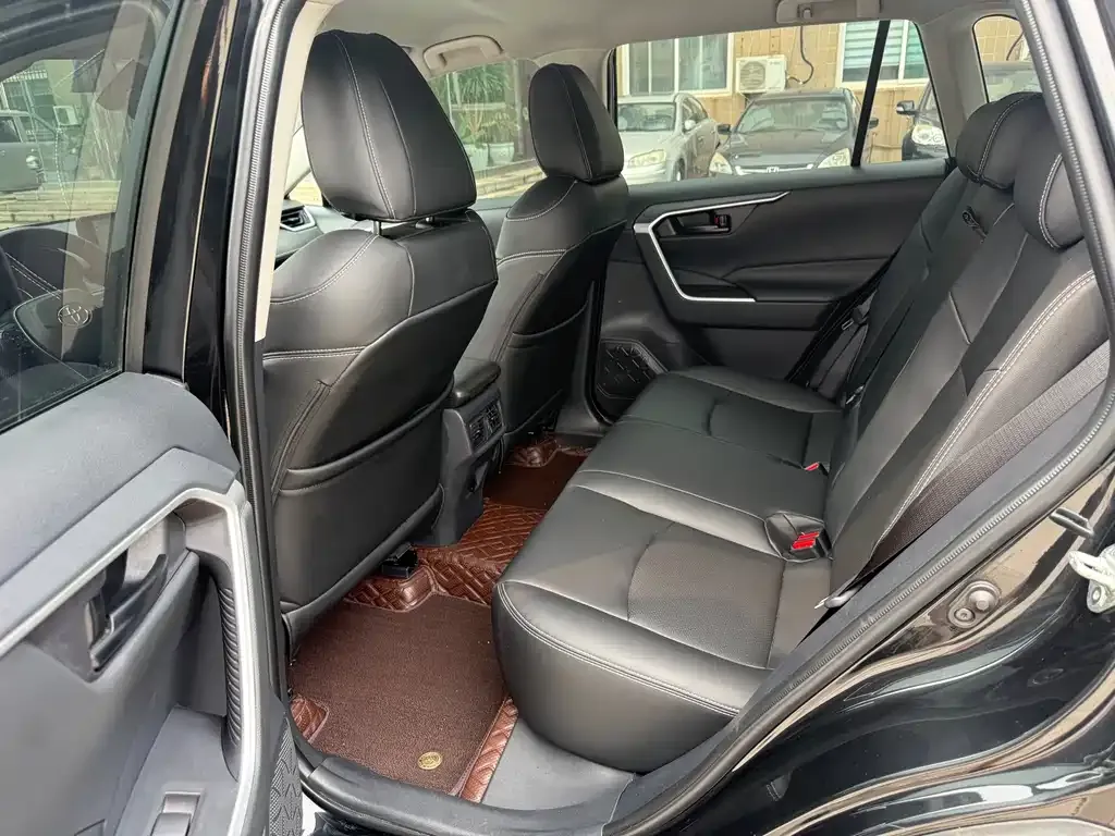 Toyota RAV4 2024 из CN, фото 6