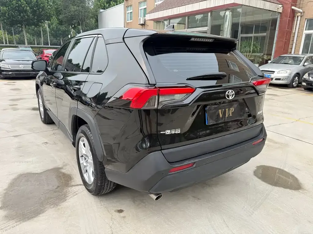 Toyota RAV4 2024 из CN, фото 10