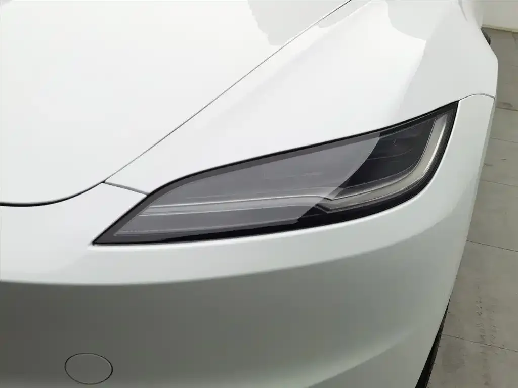Tesla Model 3 — фото 10