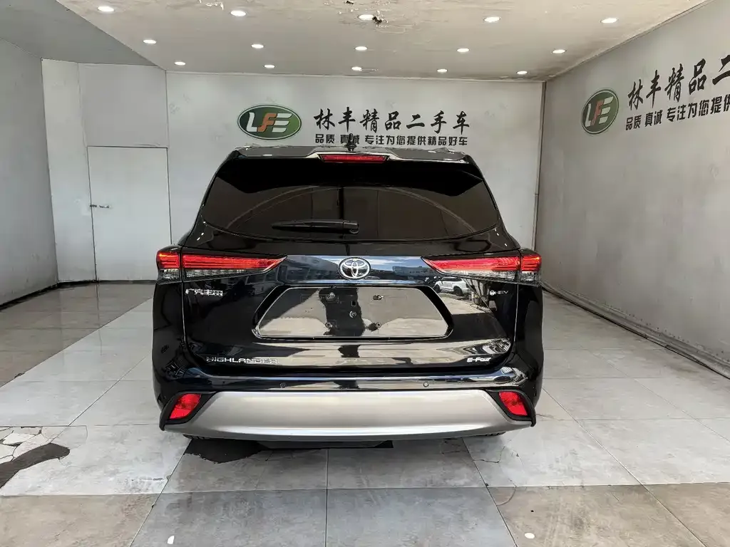 Toyota Highlander — фото 4