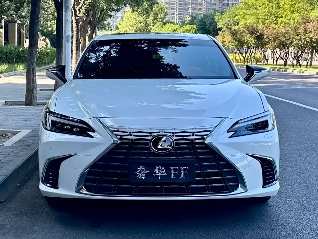 Lexus ES — фото 6