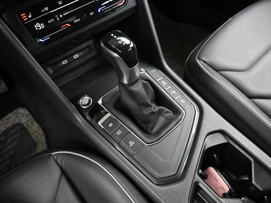 Volkswagen Tiguan — фото 6