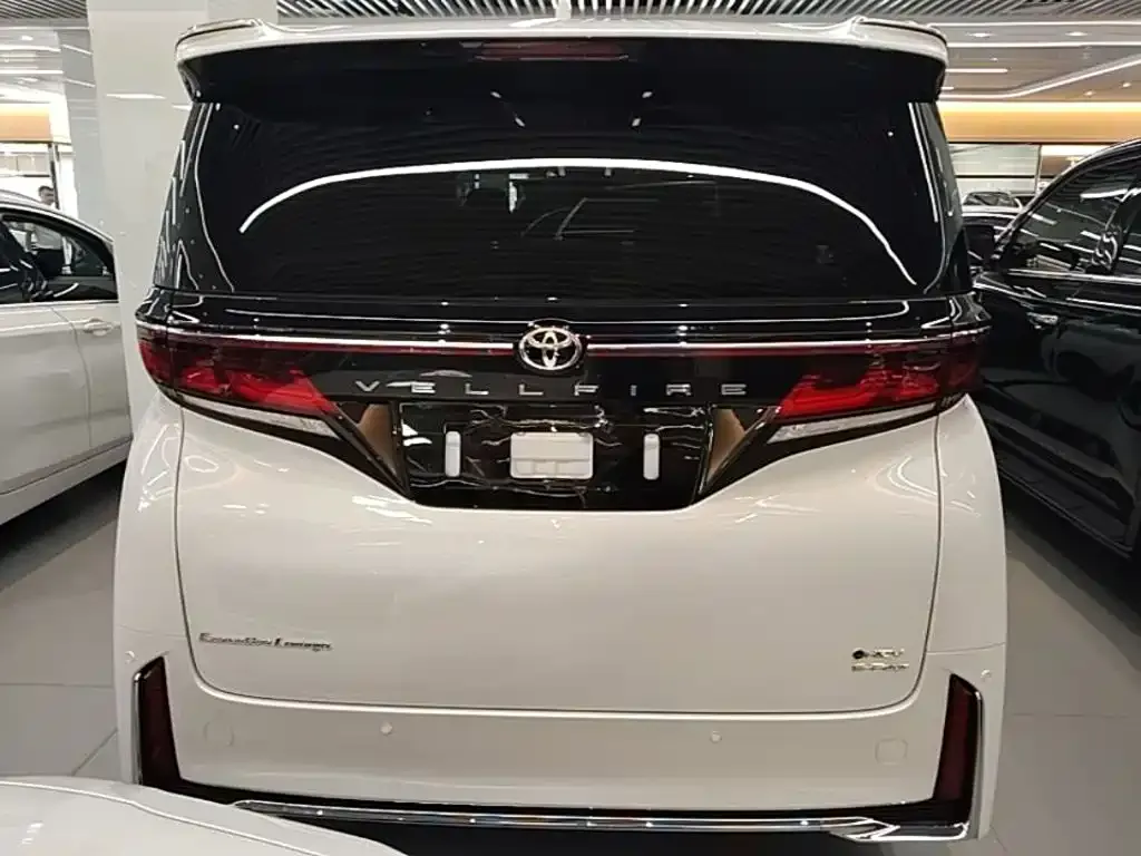 Toyota Vellfire — фото 7