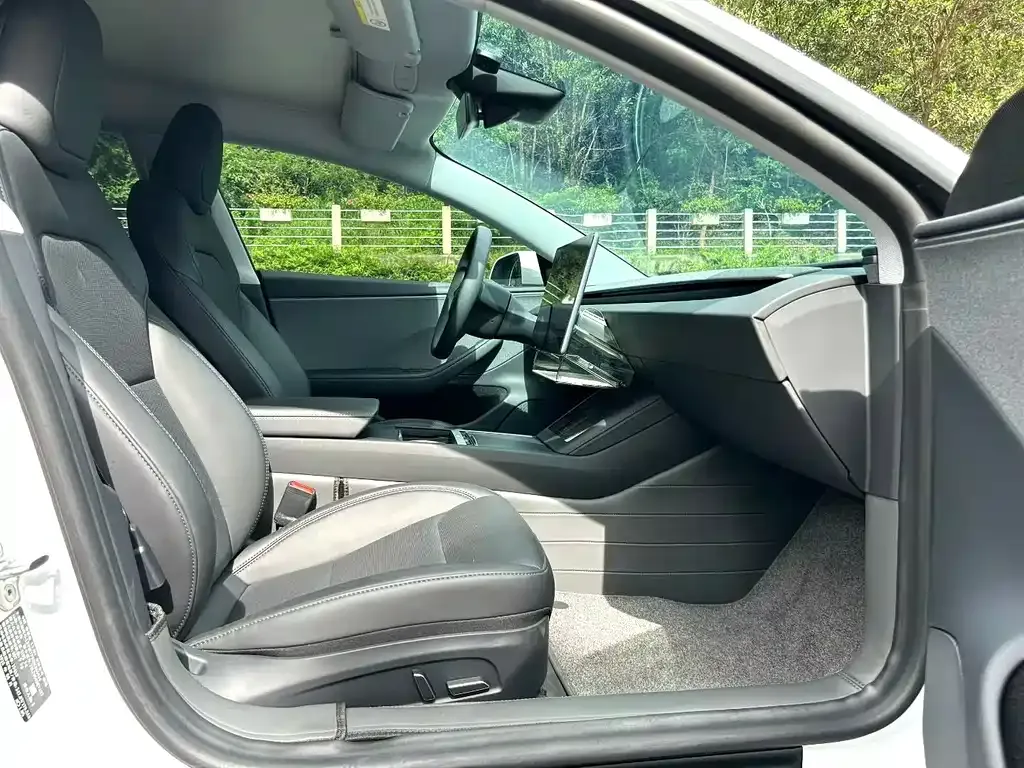 Tesla Model 3 — фото 5