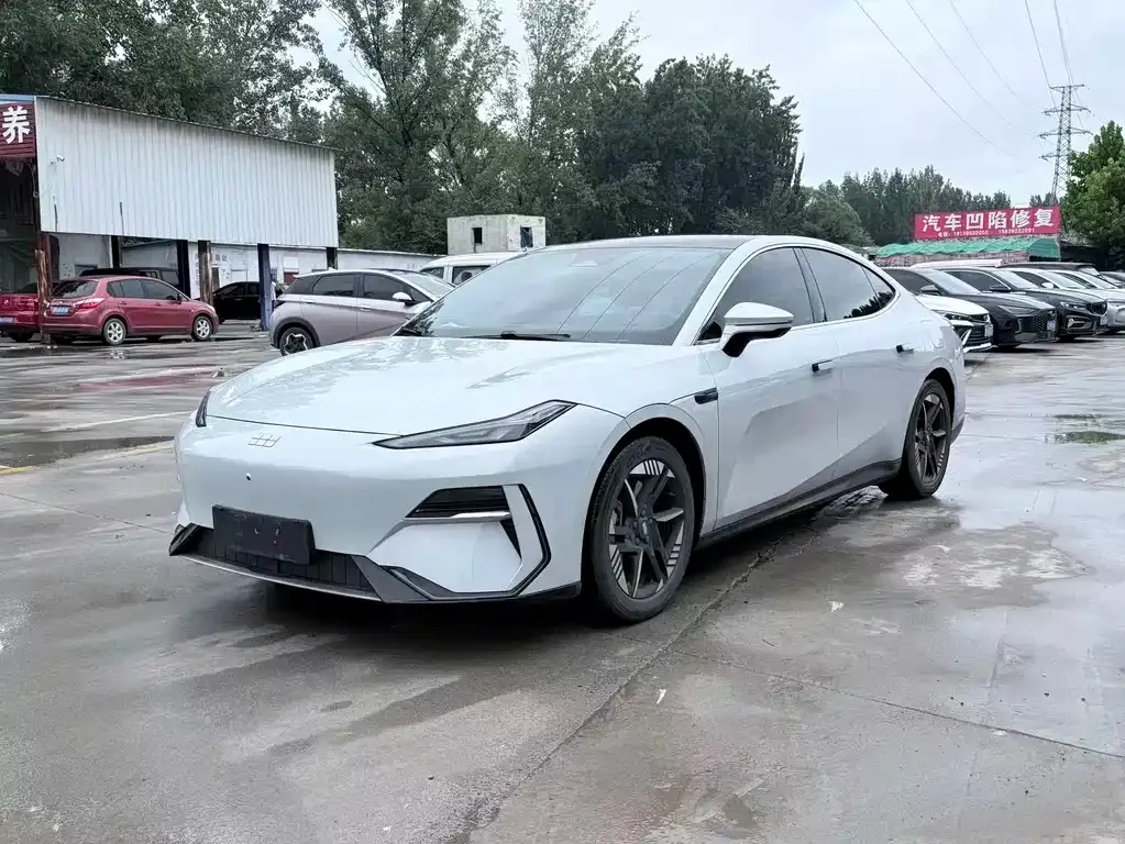 Geely Galaxy E8