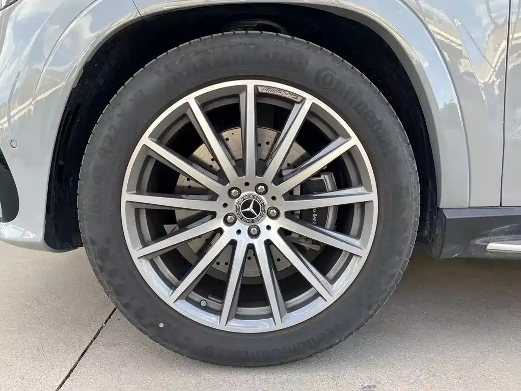 Mercedes-Benz GLS — фото 10