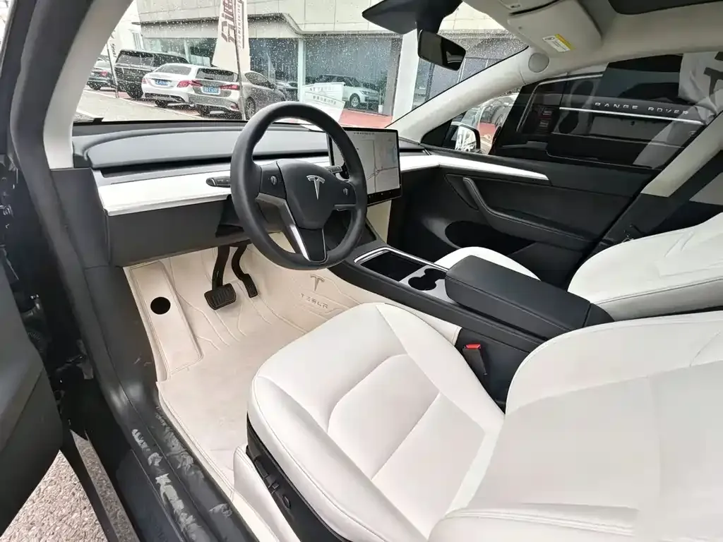 Tesla Model Y — фото 2