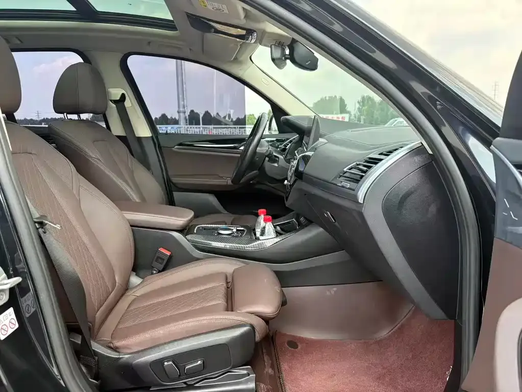 BMW iX3 2024 из CN, фото 2
