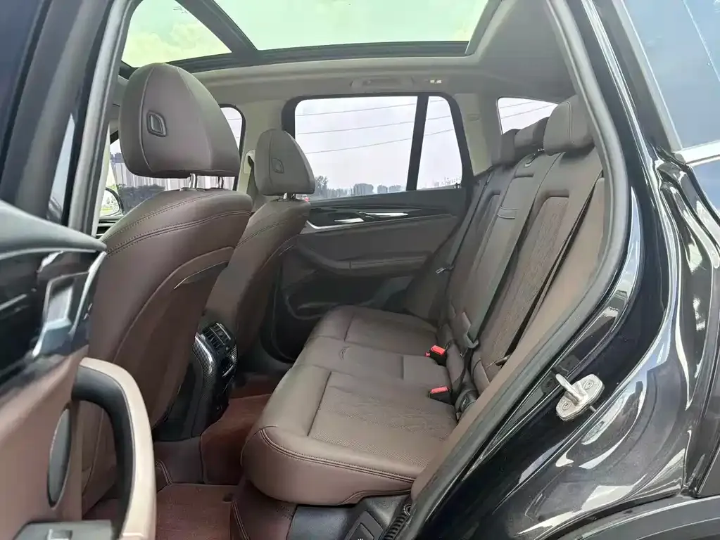 BMW iX3 2024 из CN, фото 4