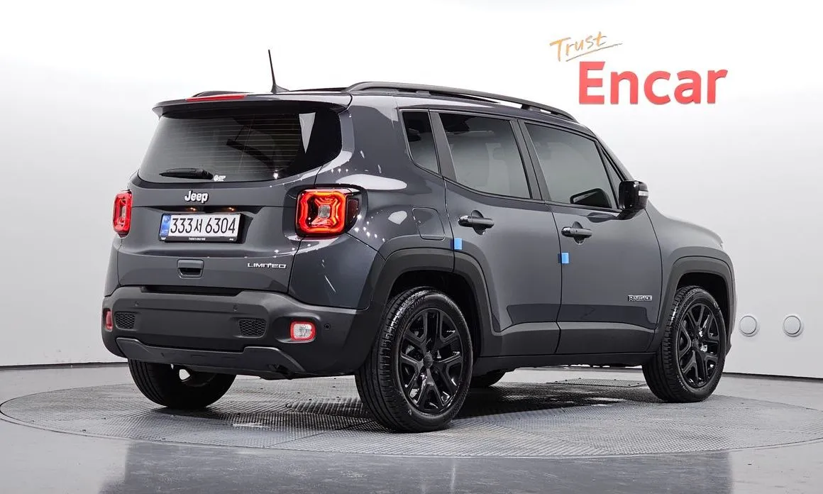 Jeep Renegade — фото 7