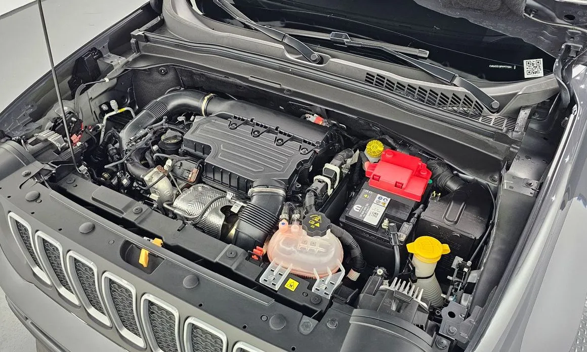 Jeep Renegade — фото 10