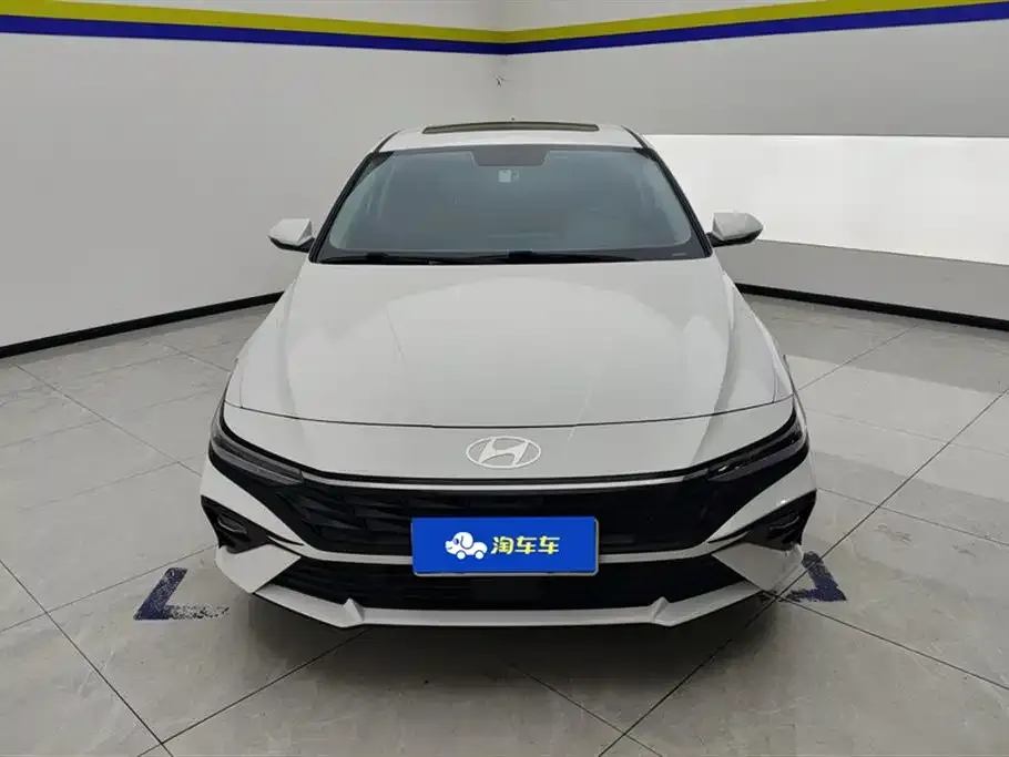 Hyundai Elantra — фото 6