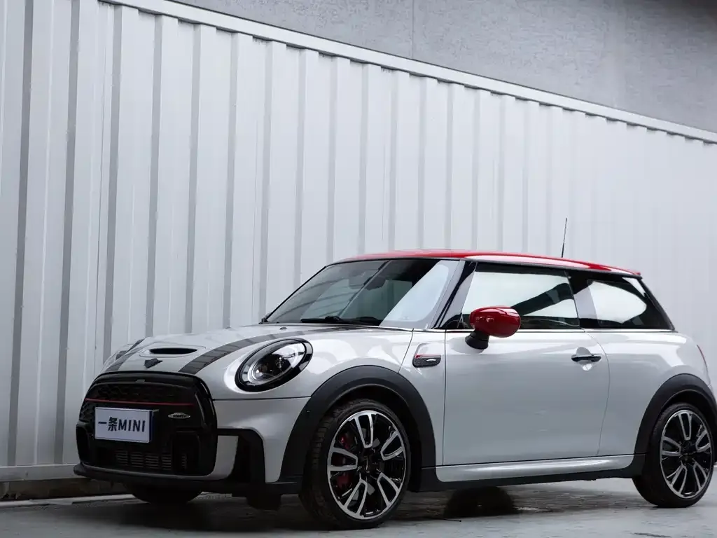 MINI JCW (John Cooper Works) — фото 1