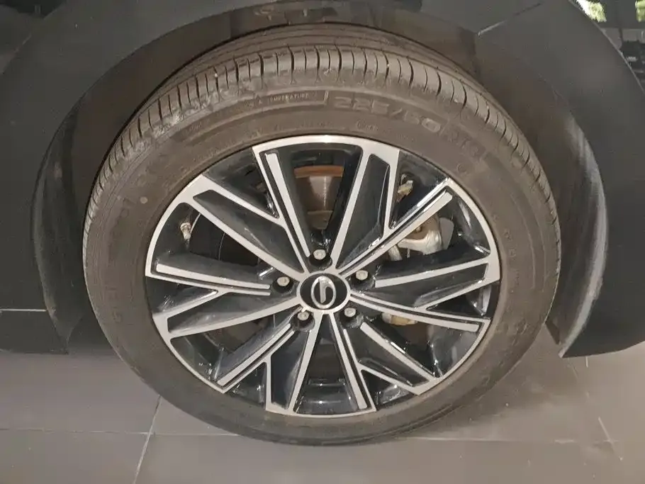 GAC Motor Trumpchi E8 — фото 10