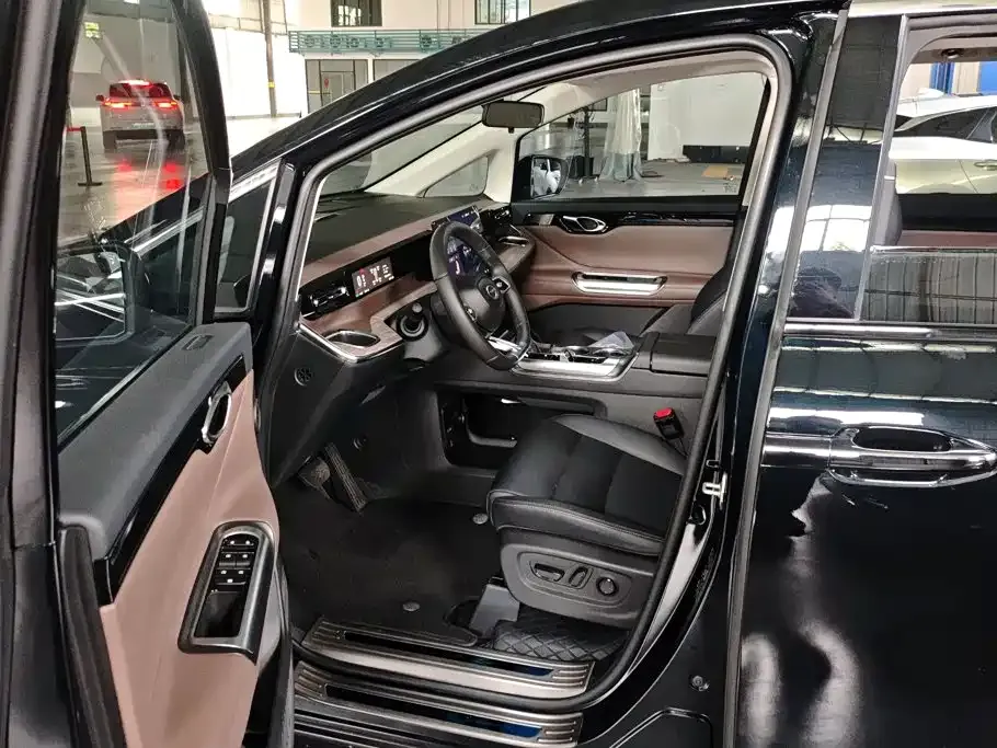 GAC Motor Trumpchi E8 — фото 9